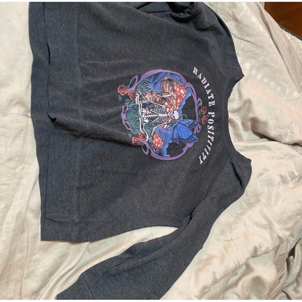 Fifth Sun Women's Dark Gray Pullover Sweatshirt With Graphics, Size XXL
